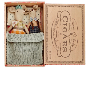 MAILEG Przytulanki Rodzina Myszek w cygarowym pudełku - mama i tata