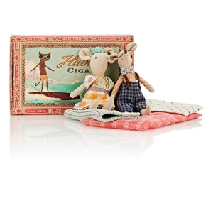 MAILEG Przytulanki Rodzina Myszek w cygarowym pudełku - mama i tata