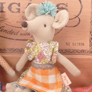 MAILEG Przytulanki Rodzina Myszek w cygarowym pudełku - mama i tata