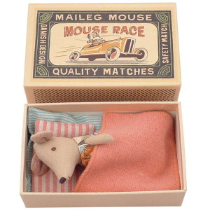 MAILEG Przytulanka Myszka w pudełeczku - mała siostra