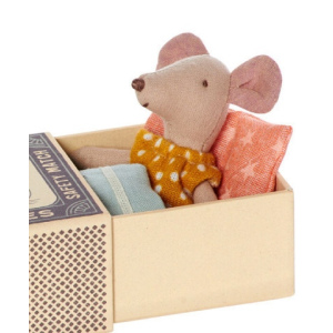 MAILEG Myszka w pudełeczku - mała siostrzyczka w sukience w groszki