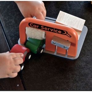 I'M TOY Drewniany garaż, parking wielopoziomowy