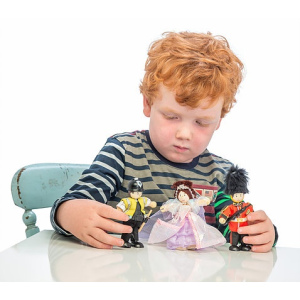 LE TOY VAN Figurki Babci i dziadka z psem