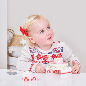 LE TOY VAN Piętrowy tort weselny, truskawkowy 